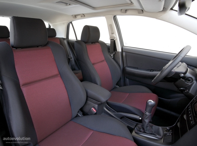 Toyota Corolla 5 Doors photo 16