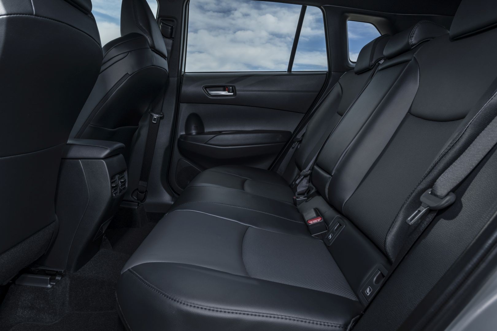 Toyota Corolla Cross photo 123