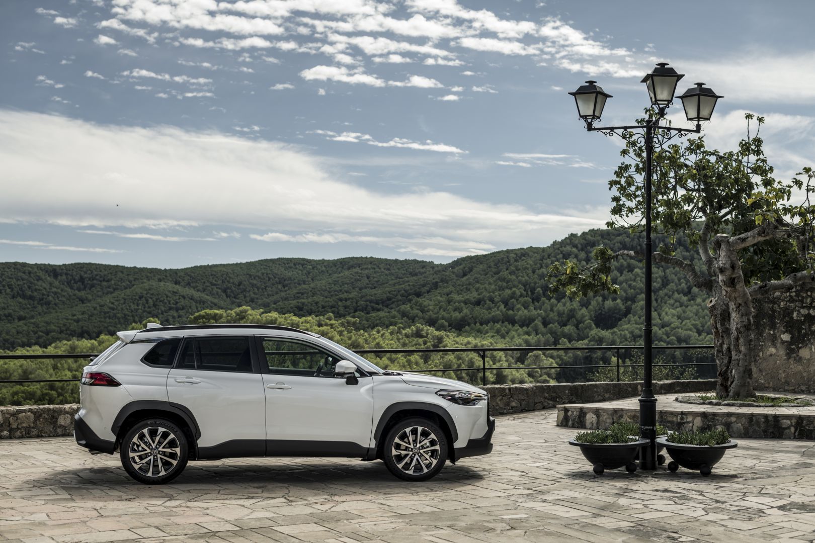 Toyota Corolla Cross photo 106