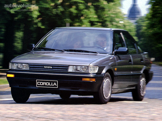 Toyota Corolla Liftback Foto 1