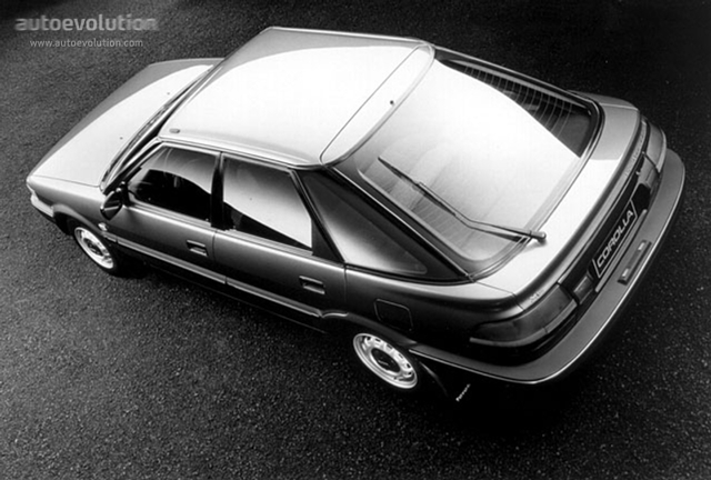Toyota Corolla Liftback Foto 3
