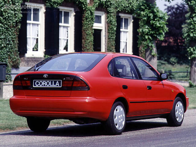Toyota Corolla Liftback Foto 2