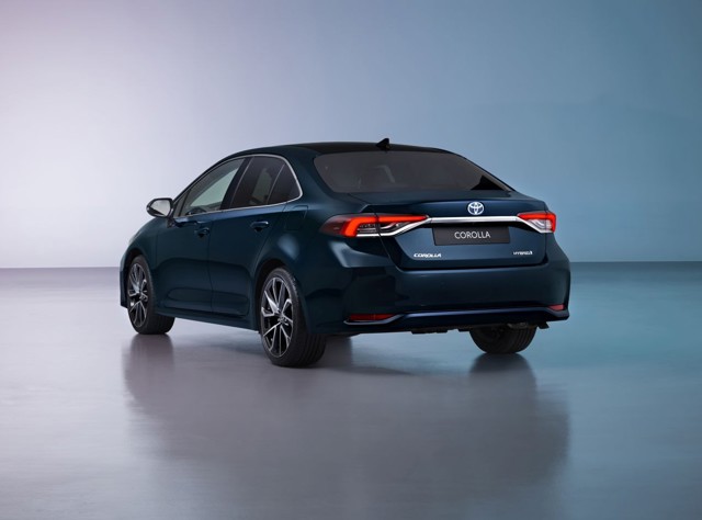 Toyota Corolla Sedan foto 2