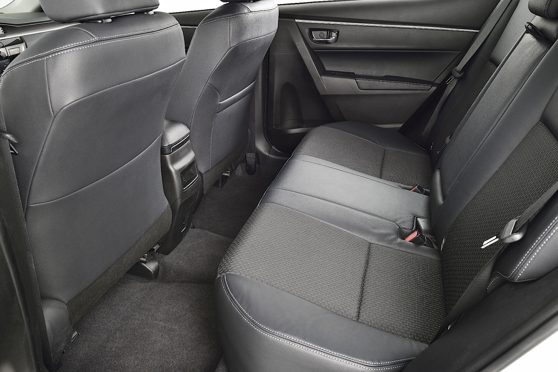 Toyota Corolla Sedan photo 97