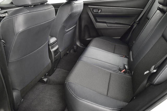 Toyota Corolla Sedan foto 97