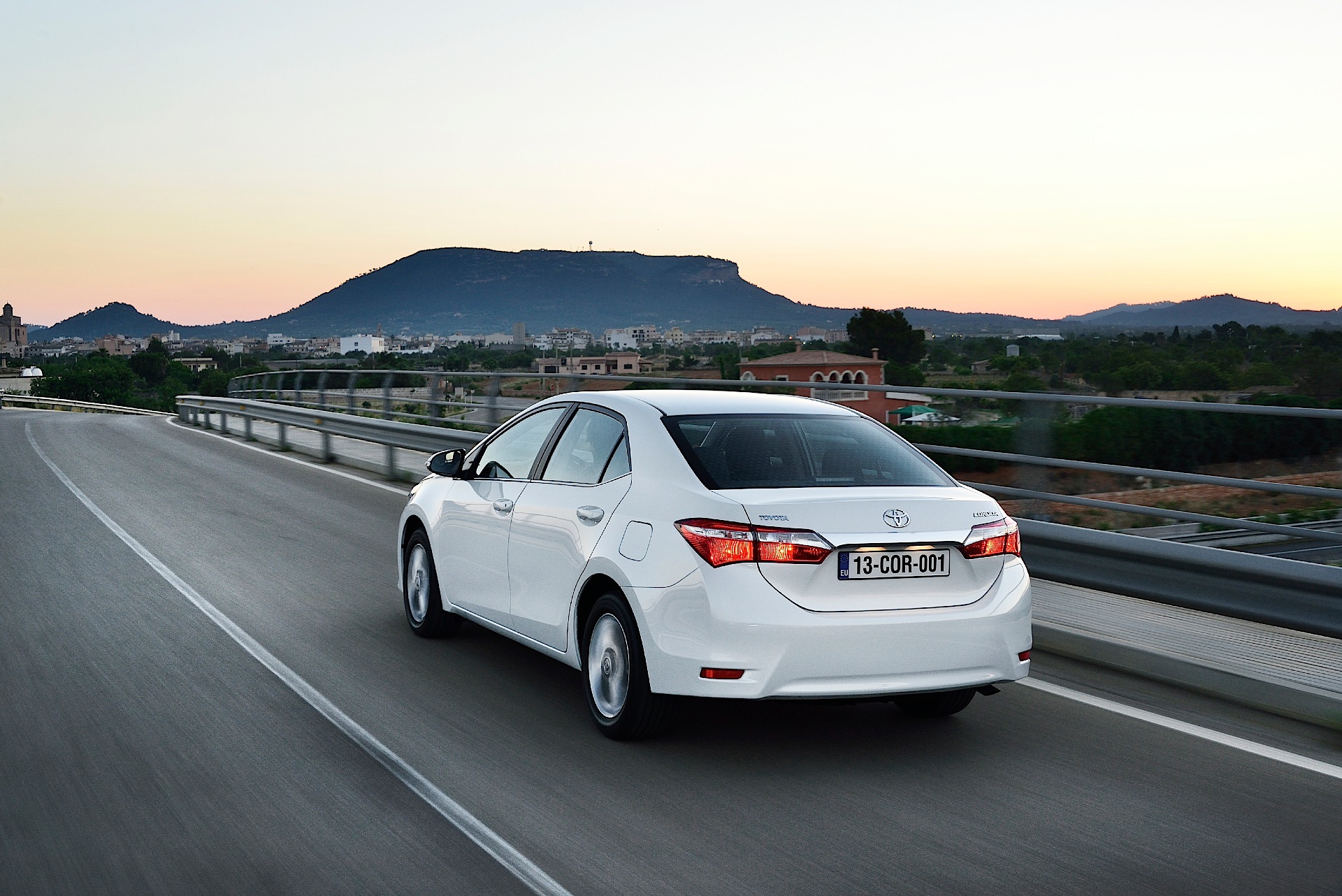 Toyota Corolla Sedan photo 66