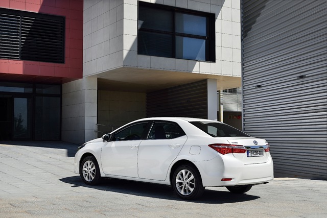 Toyota Corolla Sedan foto 71