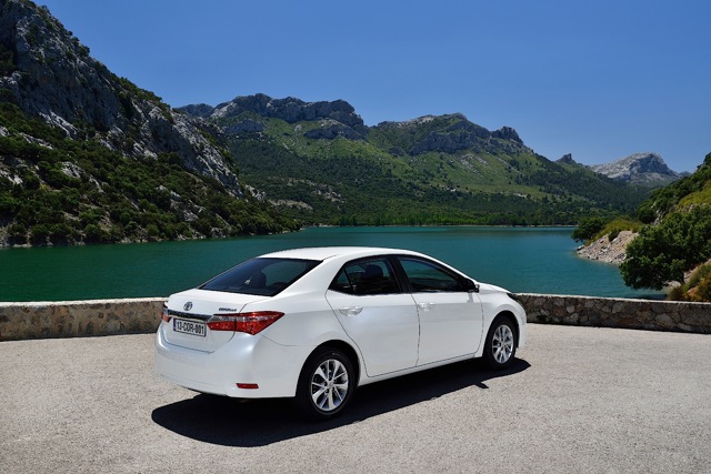 Toyota Corolla Sedan foto 81