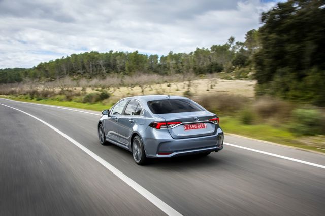 Toyota Corolla Sedan photo 15