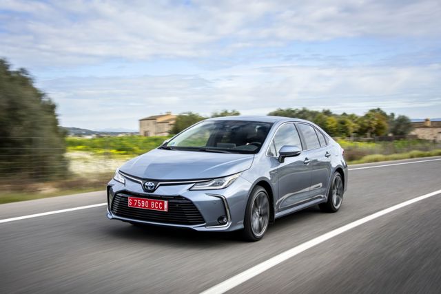 Toyota Corolla Sedan photo 18