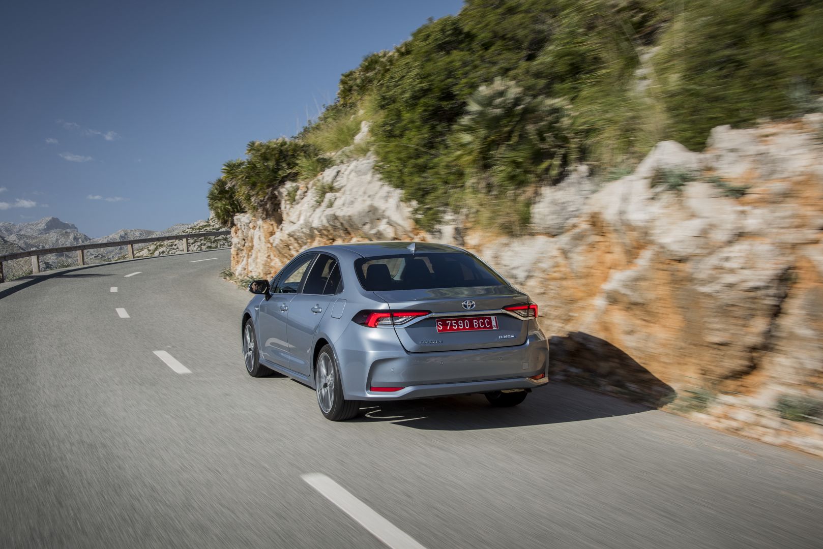 Toyota Corolla Sedan photo 23