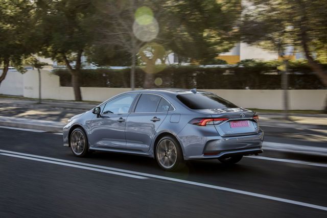 Toyota Corolla Sedan photo 28