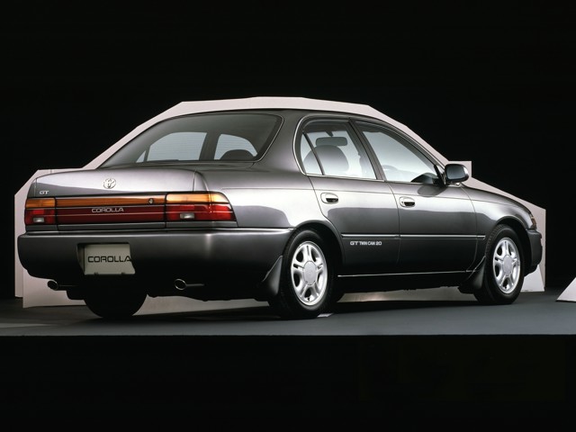 Toyota Corolla Sedan photo 11