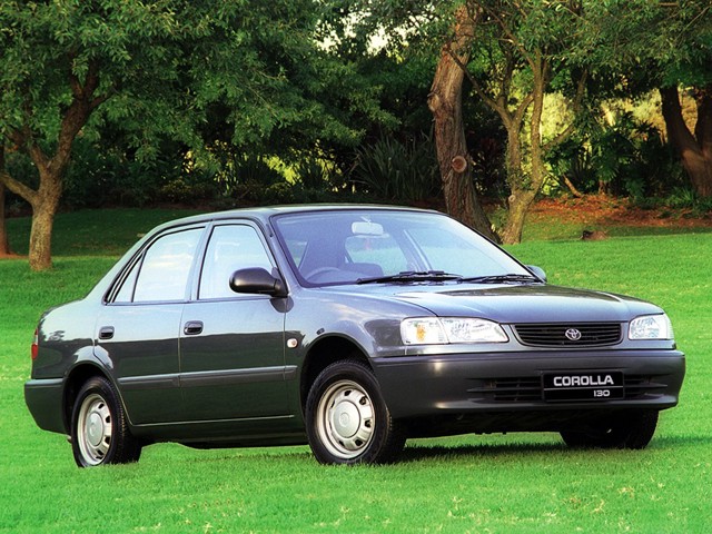 Toyota Corolla Sedan foto 2