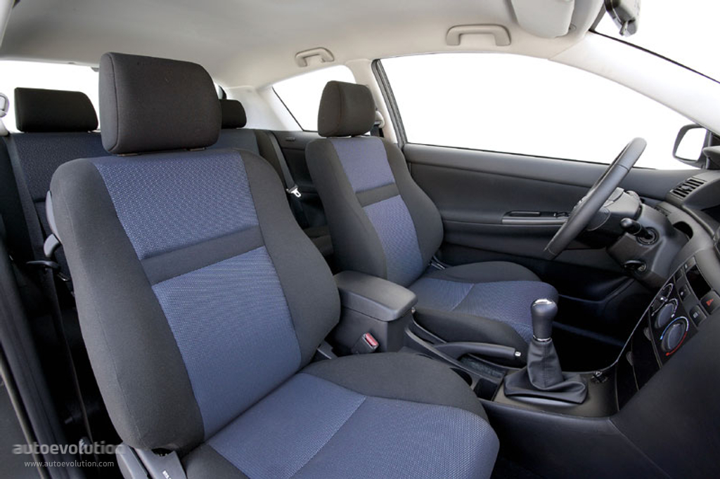 Toyota Corolla Sedan photo 5