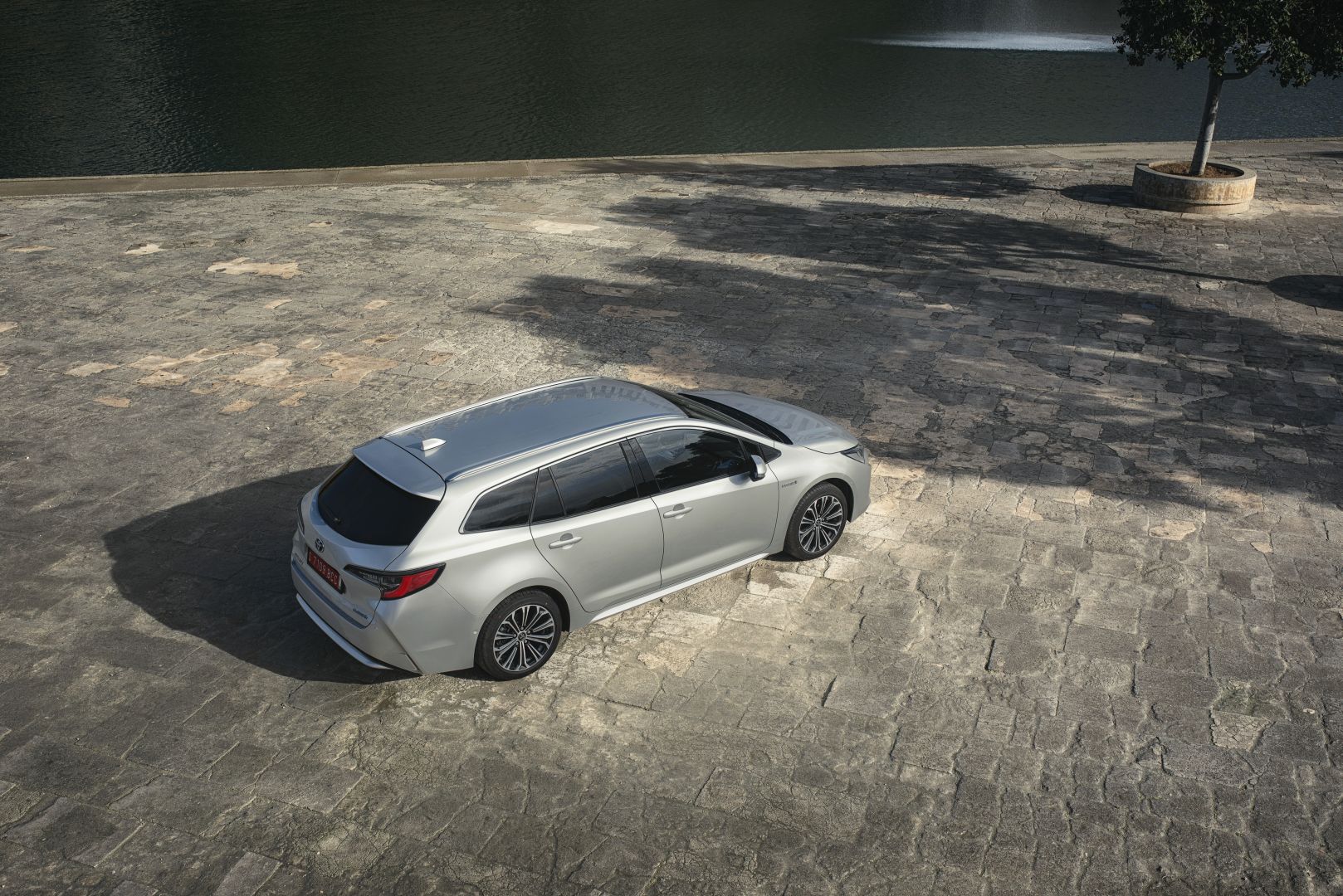 Toyota Corolla Touring photo 2