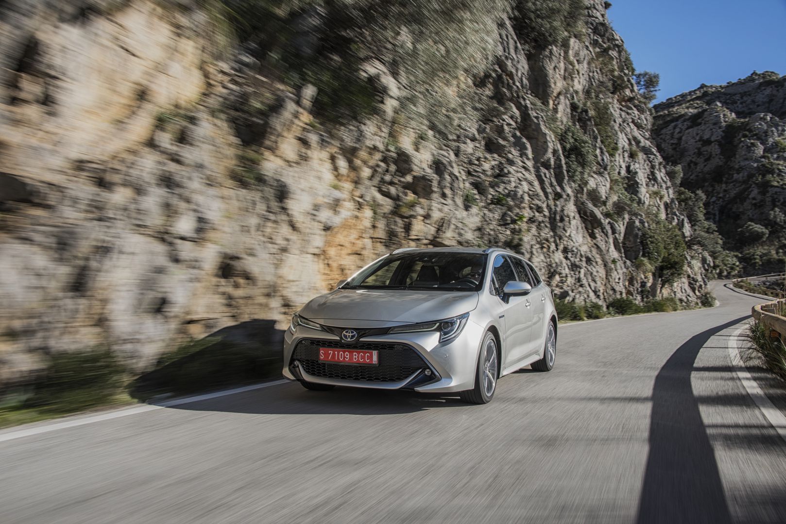 Toyota Corolla Touring photo 16