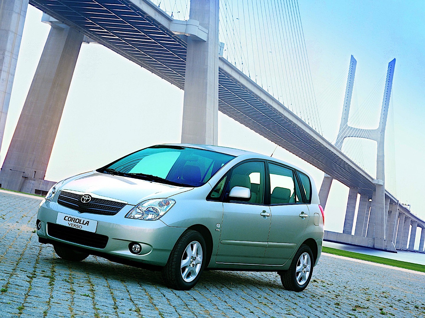 Toyota Corolla Verso photo 9