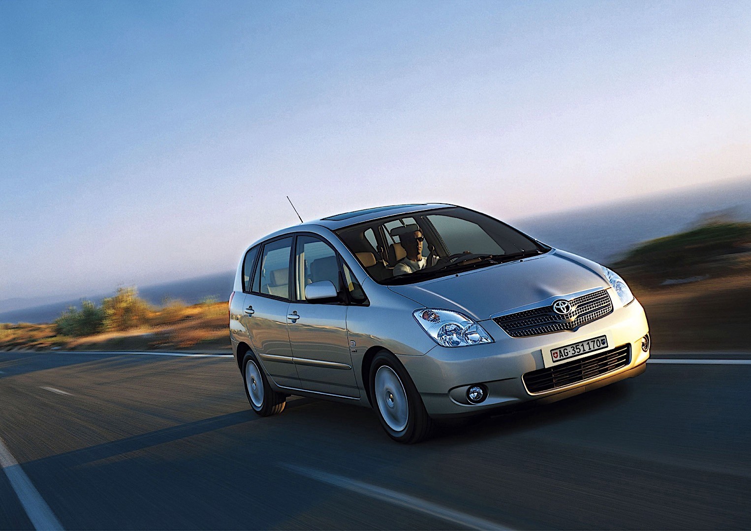 Toyota Corolla Verso photo 14