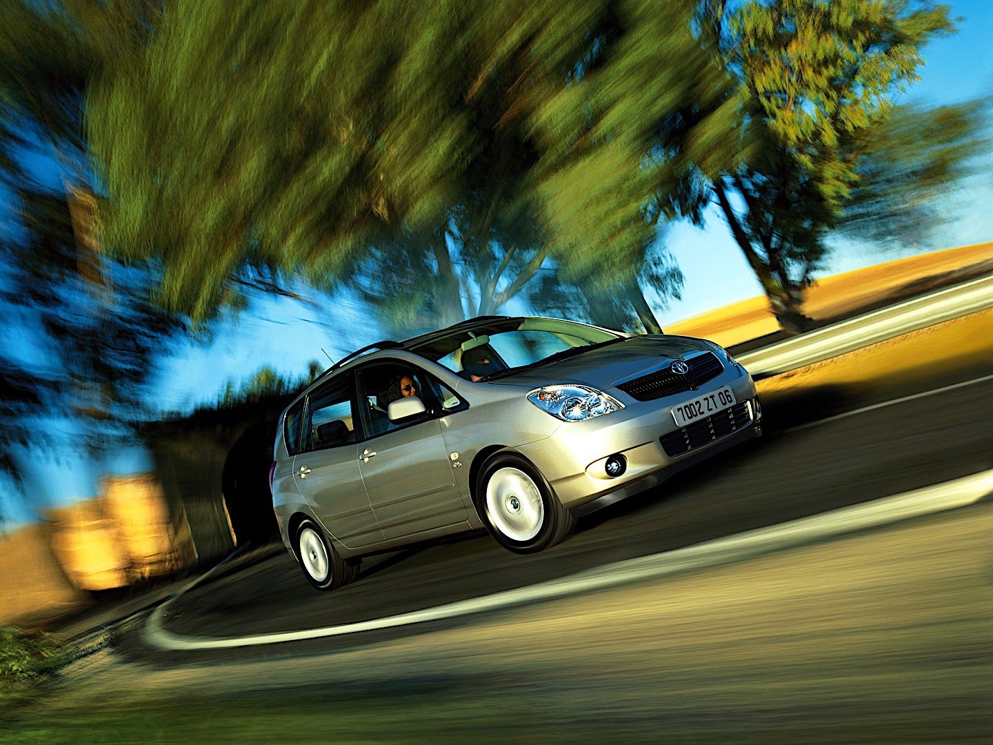 Toyota Corolla Verso photo 15