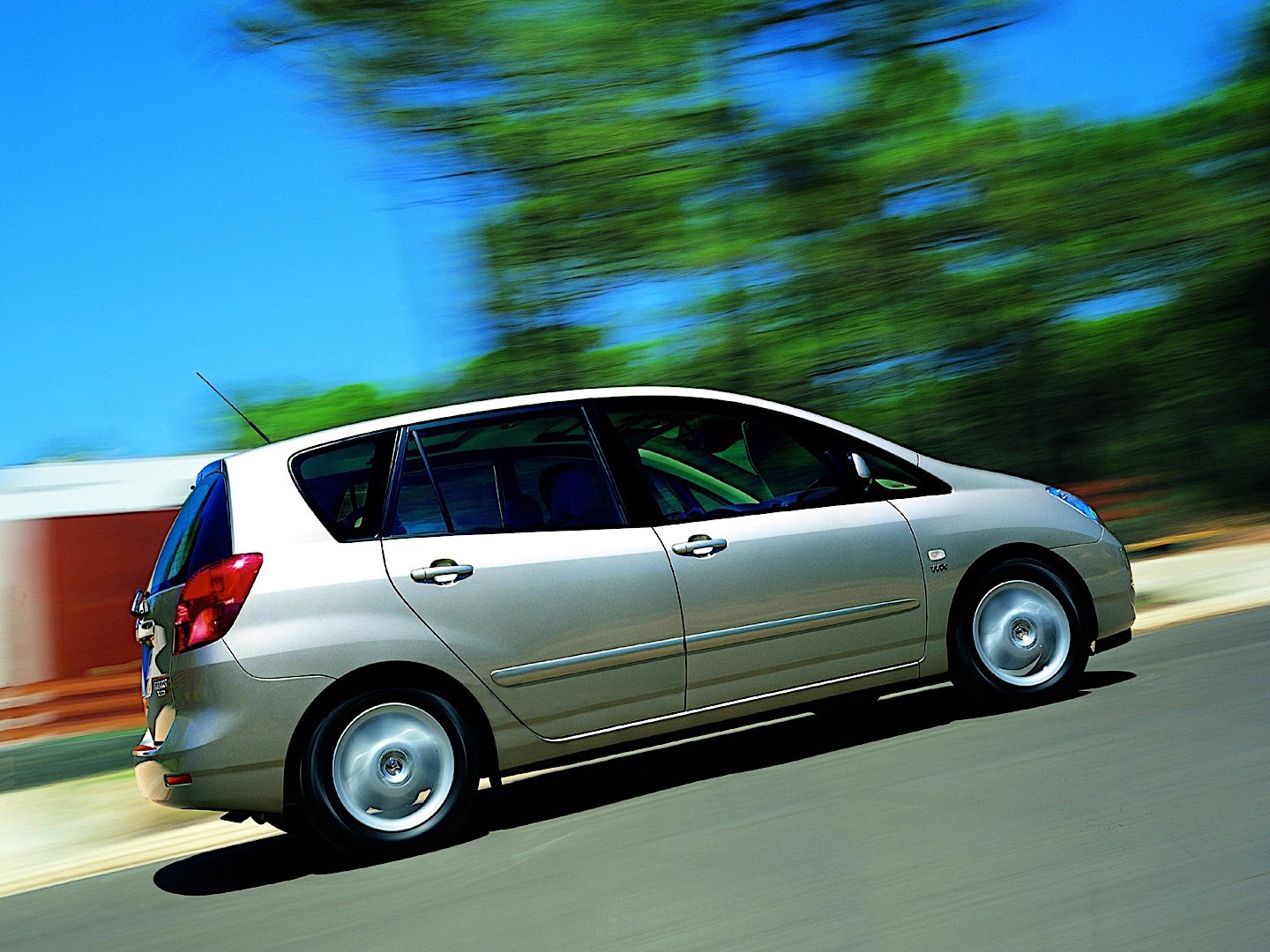 Toyota Corolla Verso photo 17