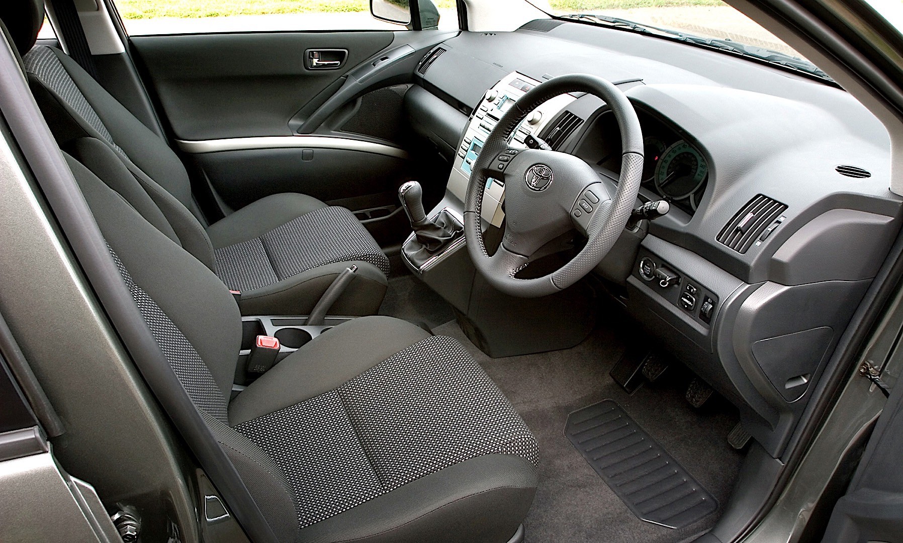 Toyota Corolla Verso photo 47