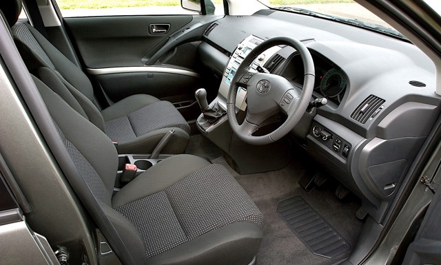 Toyota Corolla Verso foto 47
