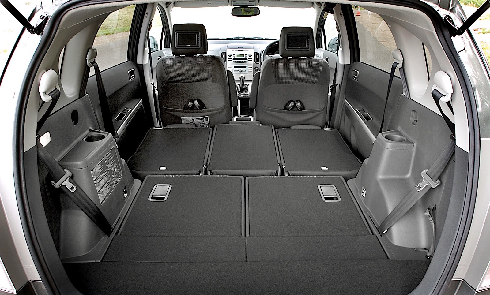 Toyota Corolla Verso photo 49