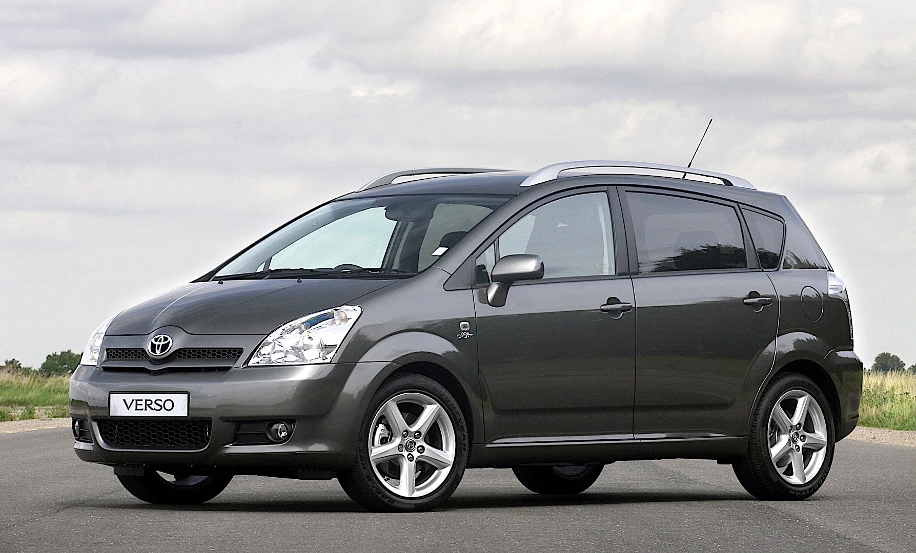 Toyota Corolla Verso photo 12