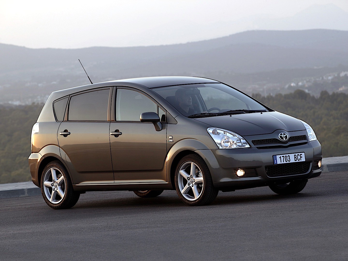 Toyota Corolla Verso photo 14