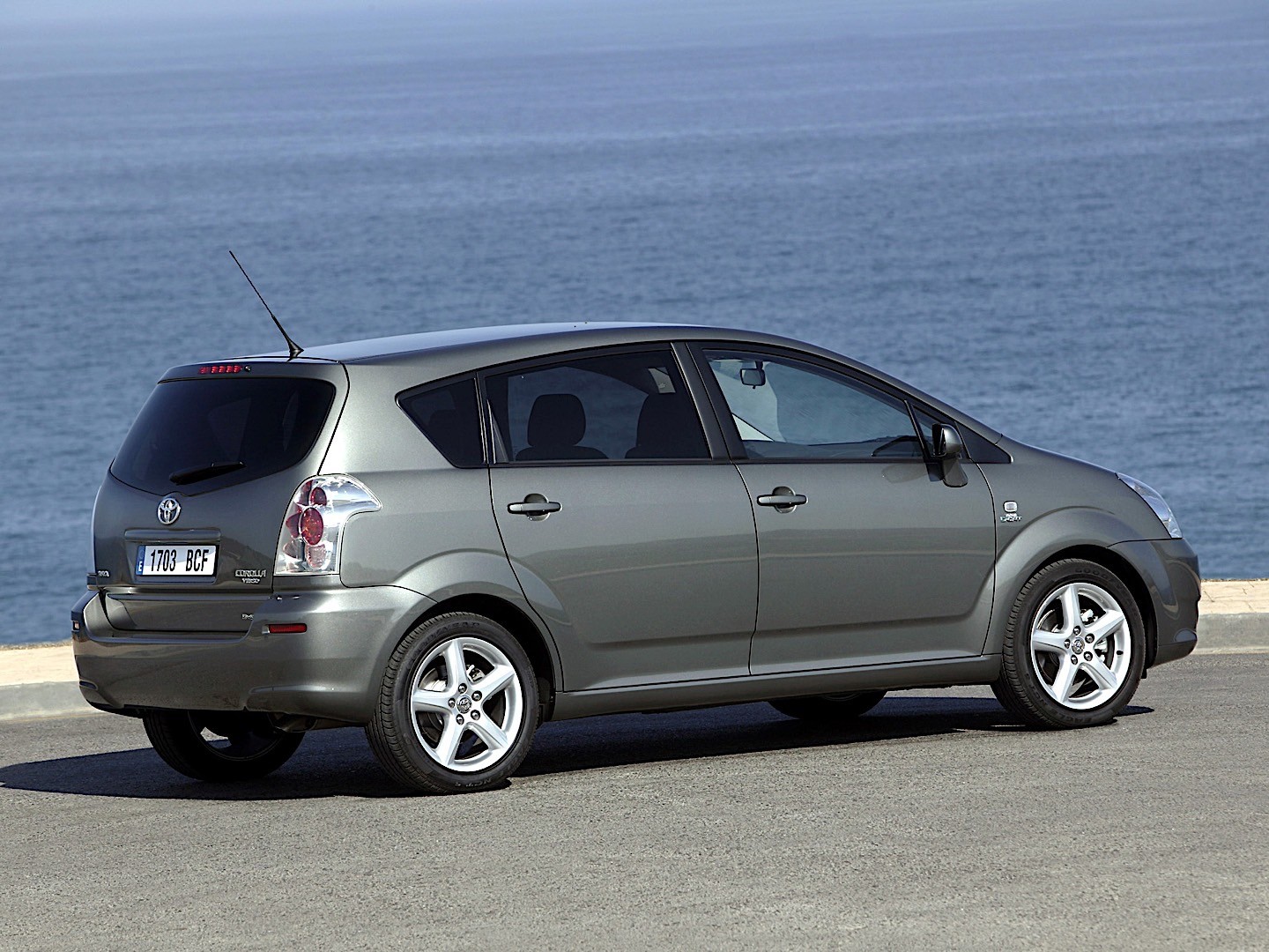 Toyota Corolla Verso photo 23