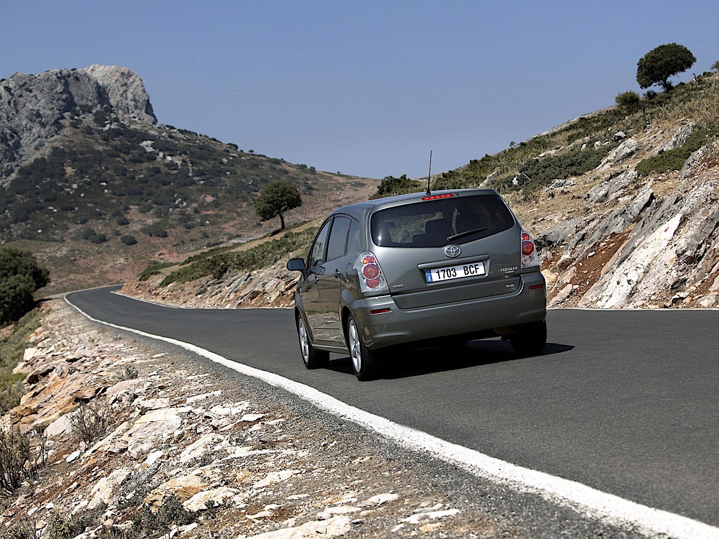 Toyota Corolla Verso photo 24