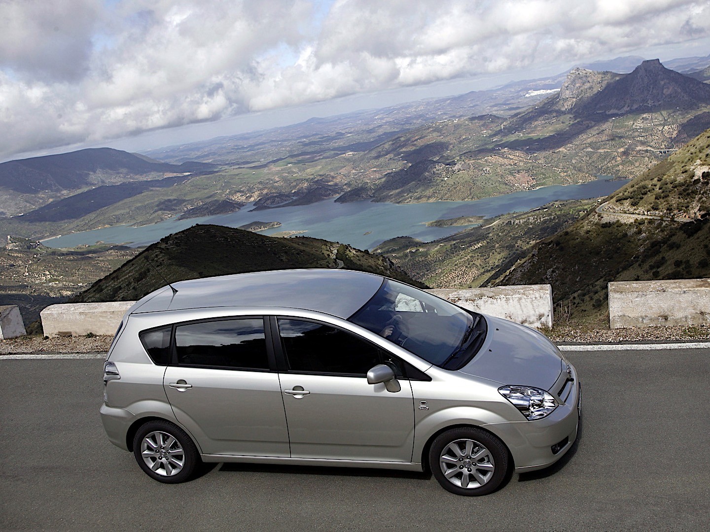 Toyota Corolla Verso photo 26