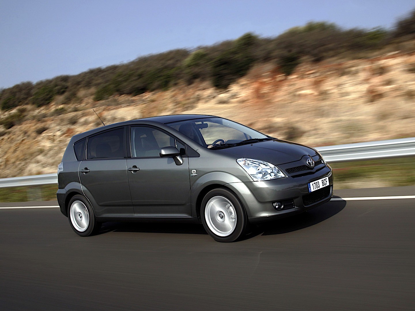 Toyota Corolla Verso photo 31