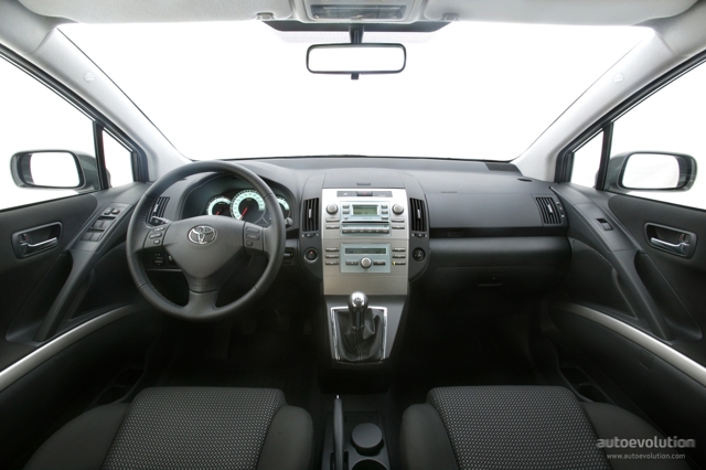 Toyota Corolla Verso foto 40