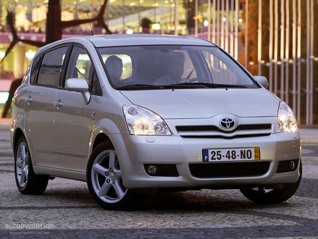 Toyota Corolla Verso foto 2