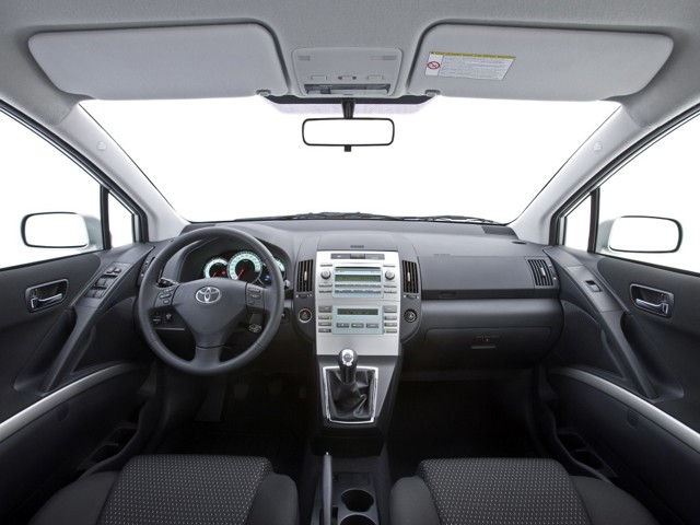 Toyota Corolla Verso photo 19