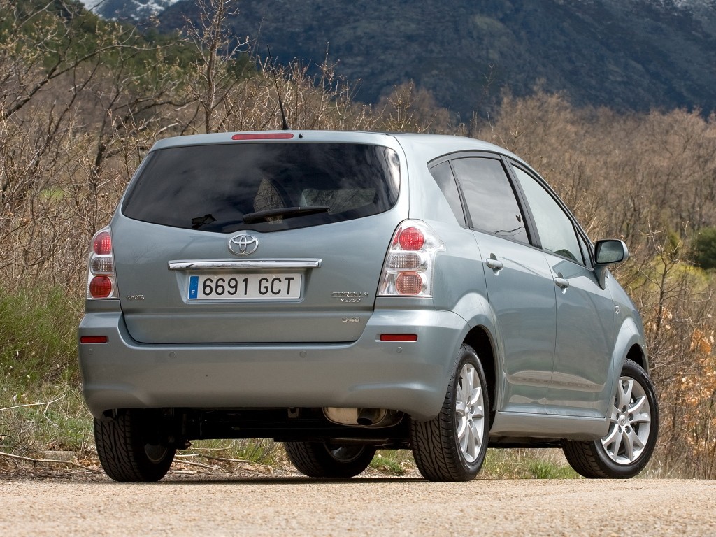 Toyota Corolla Verso photo 2