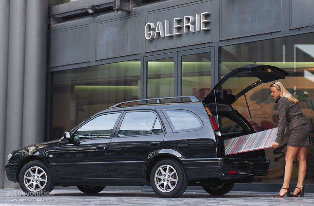 Toyota Corolla Wagon photo 2