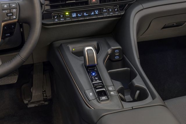 Toyota Crown Suv photo 53