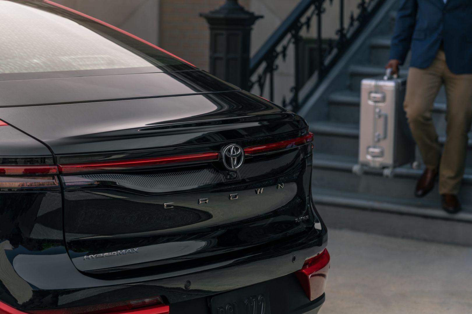 Toyota Crown Suv photo 6