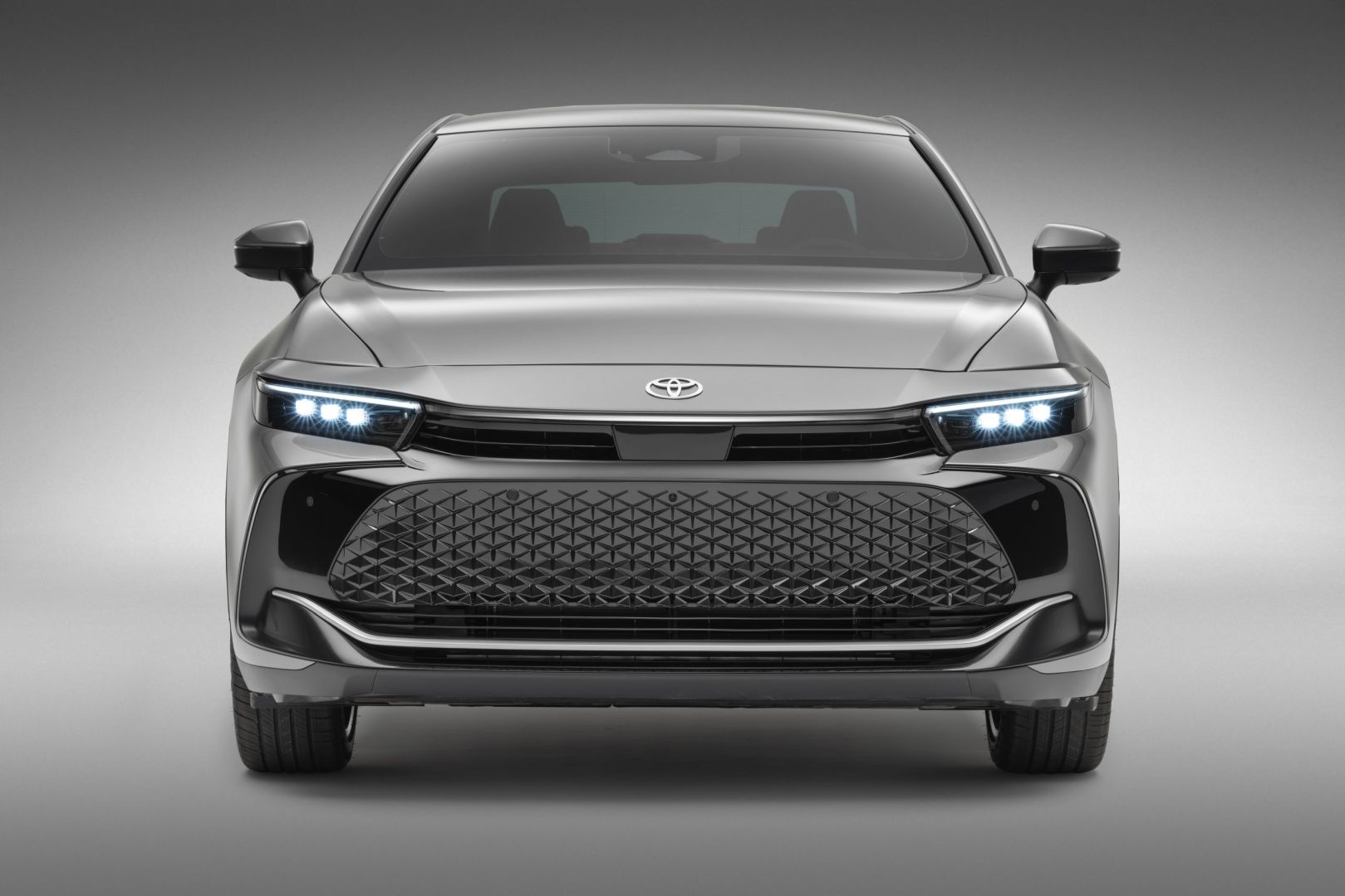 Toyota Crown Suv photo 9