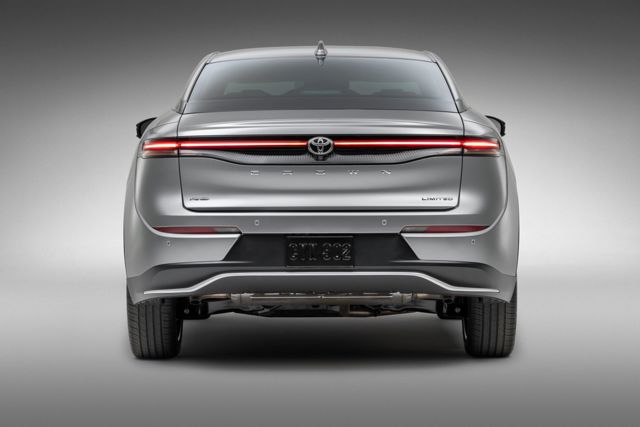 Toyota Crown Suv photo 10