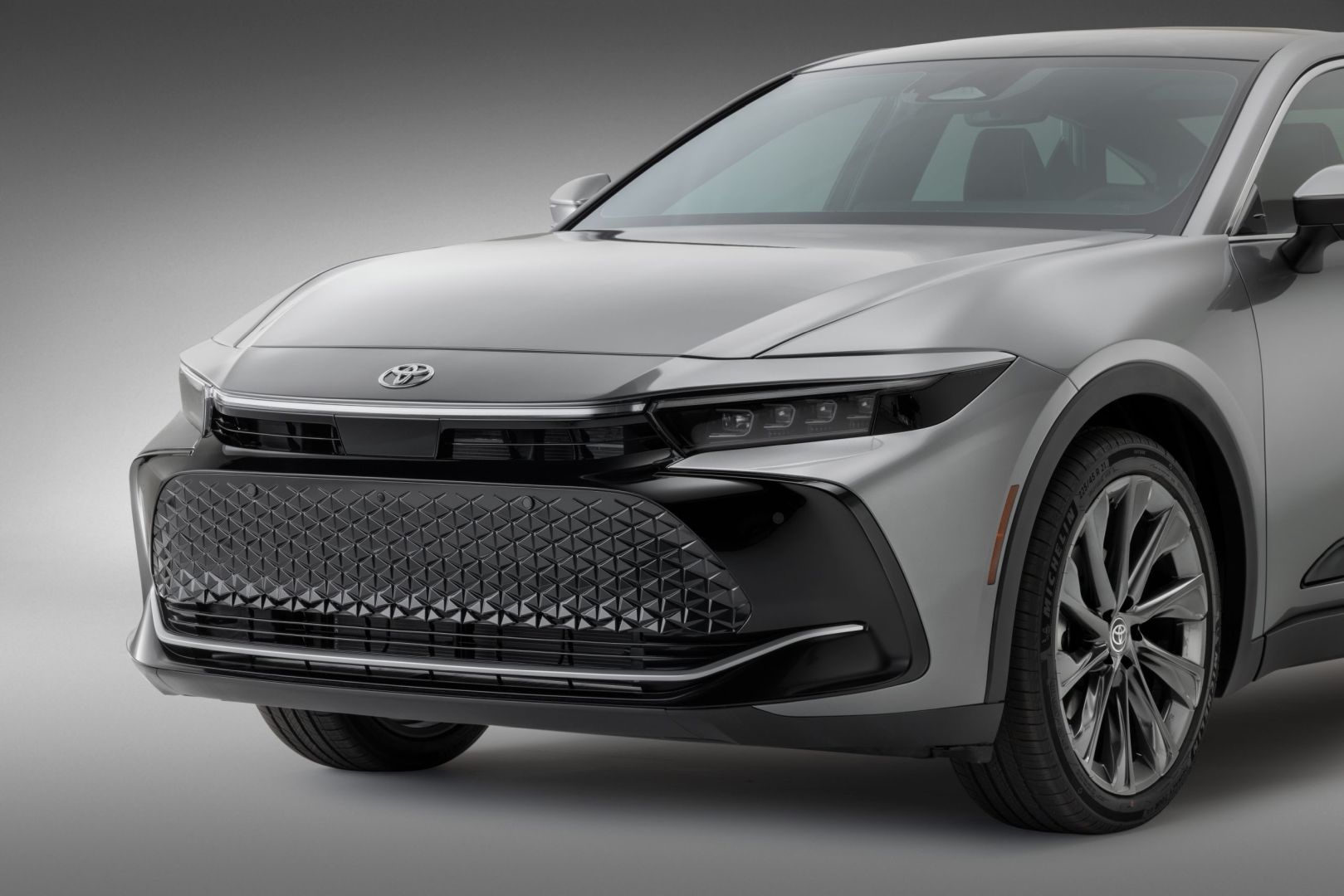 Toyota Crown Suv photo 11