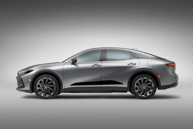 Toyota Crown Suv photo 12