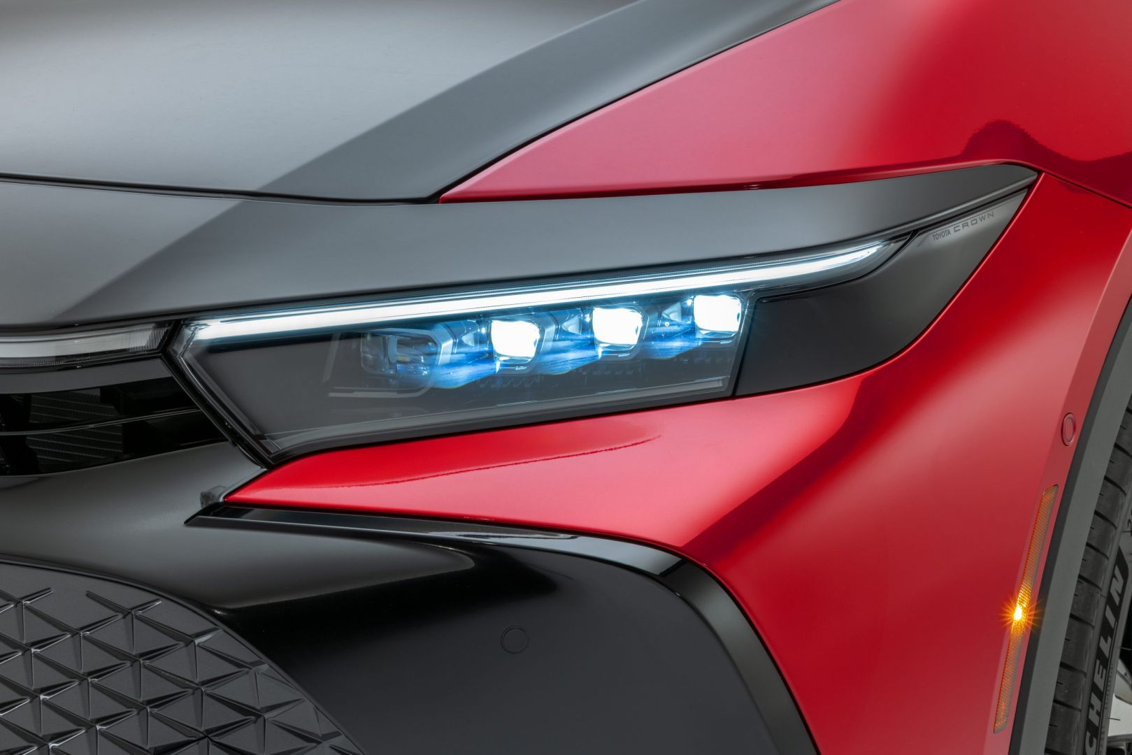 Toyota Crown Suv photo 17