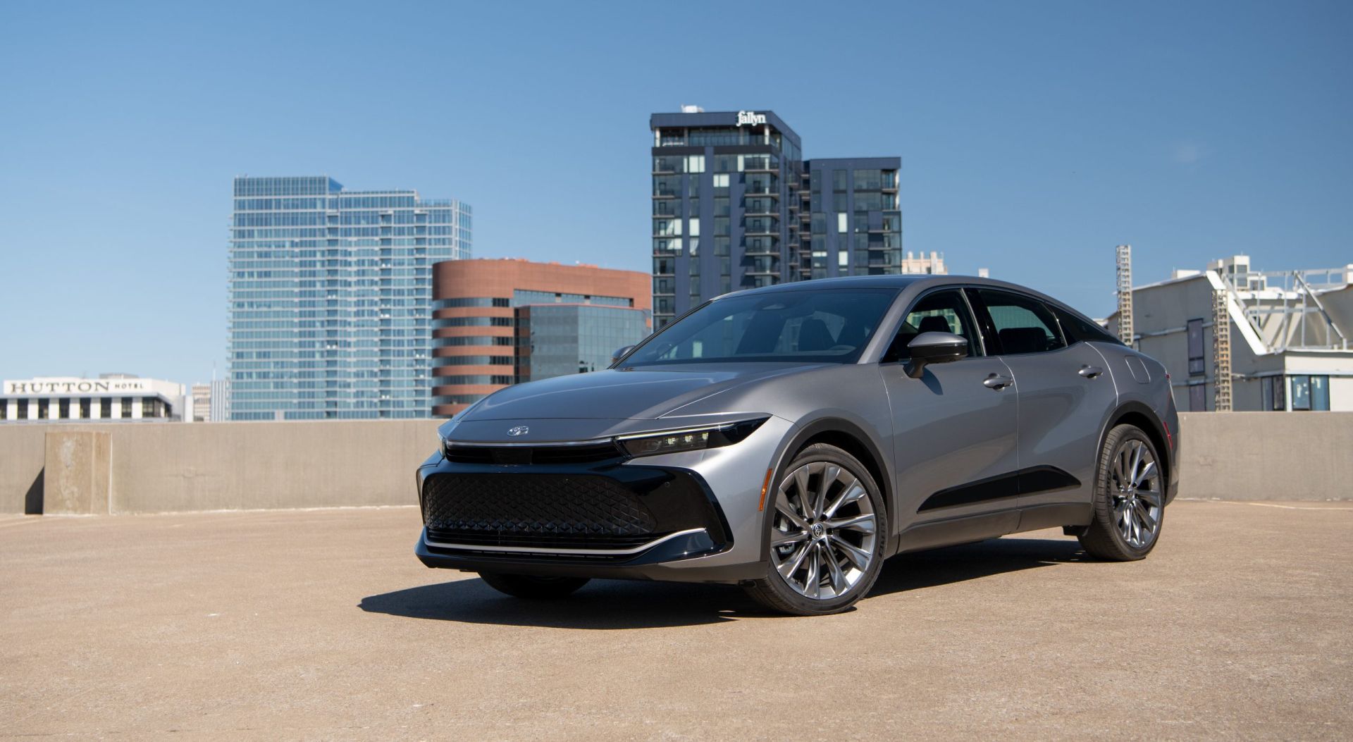 Toyota Crown Suv photo 20