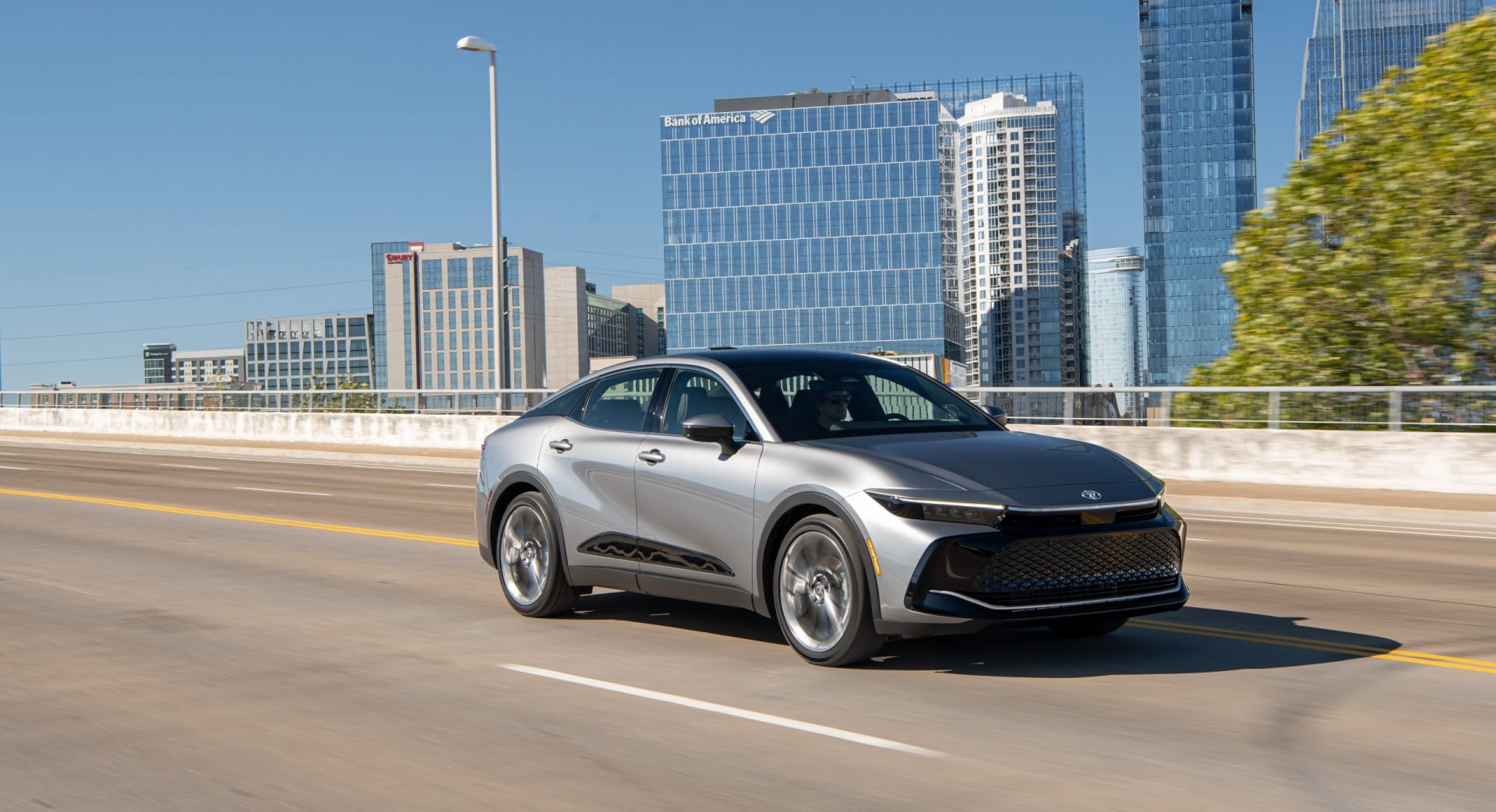 Toyota Crown Suv photo 25