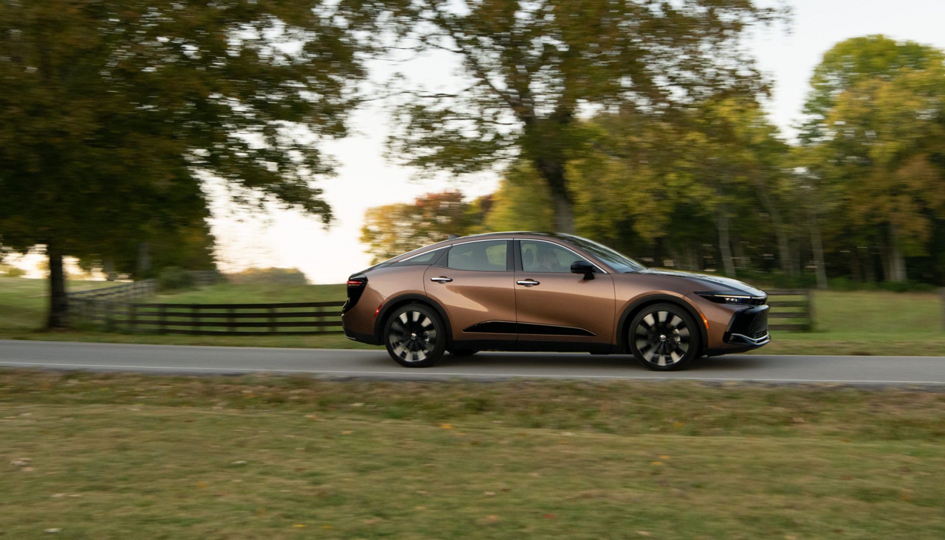 Toyota Crown Suv photo 35