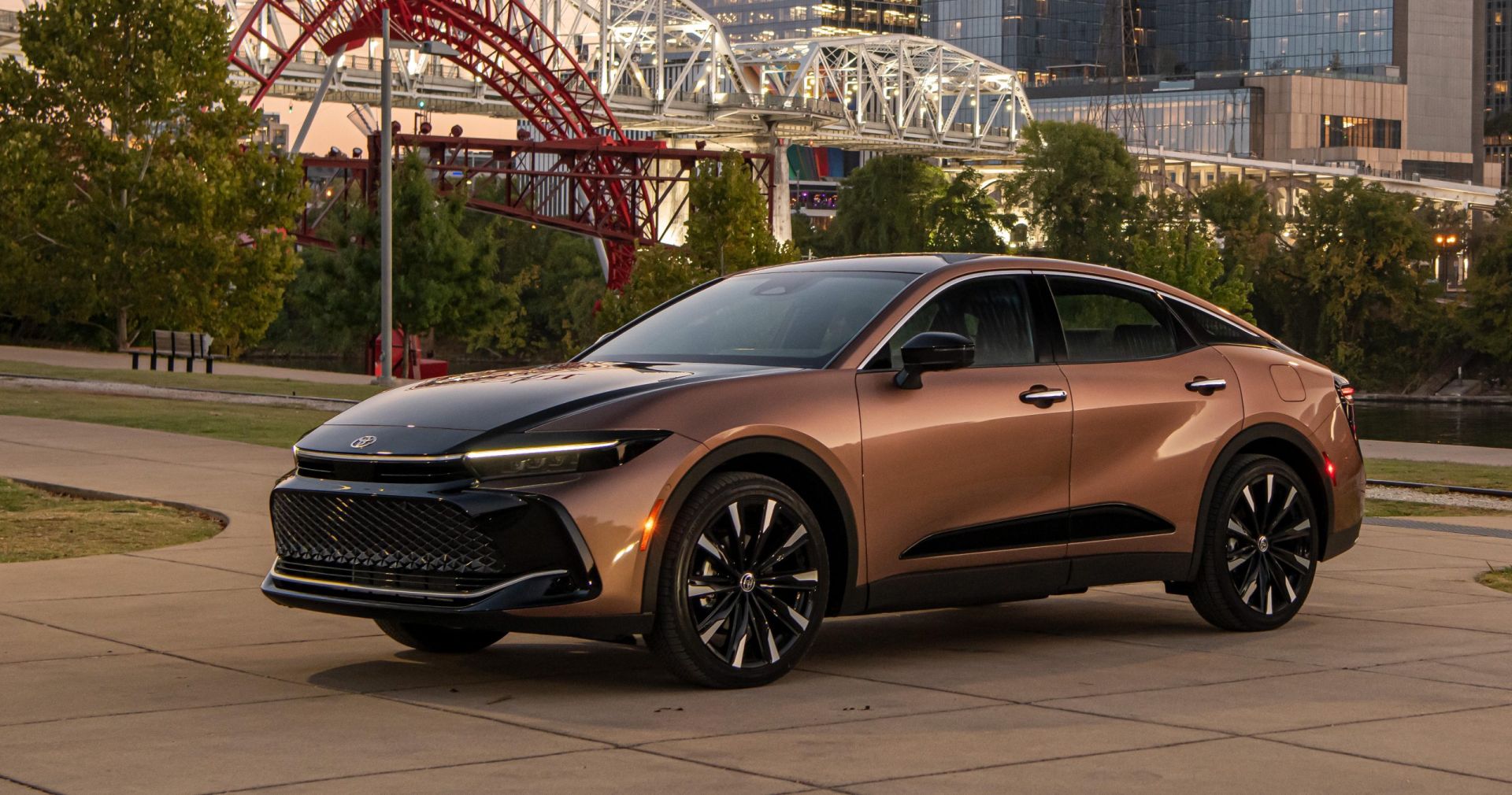 Toyota Crown Suv photo 39